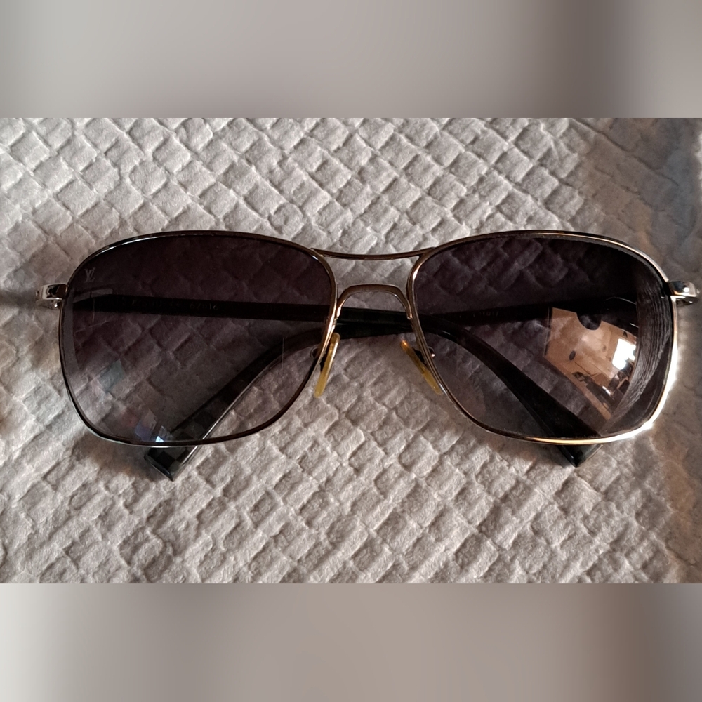 *Authentic*,*Louis Vuitton*,Sunglasses, Reasonable Offers Accepted...
